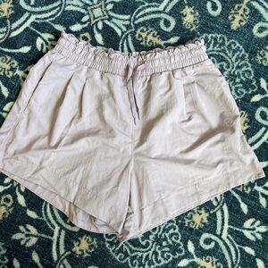 all in motion high-rise 4.25” shorts women’s small light purple